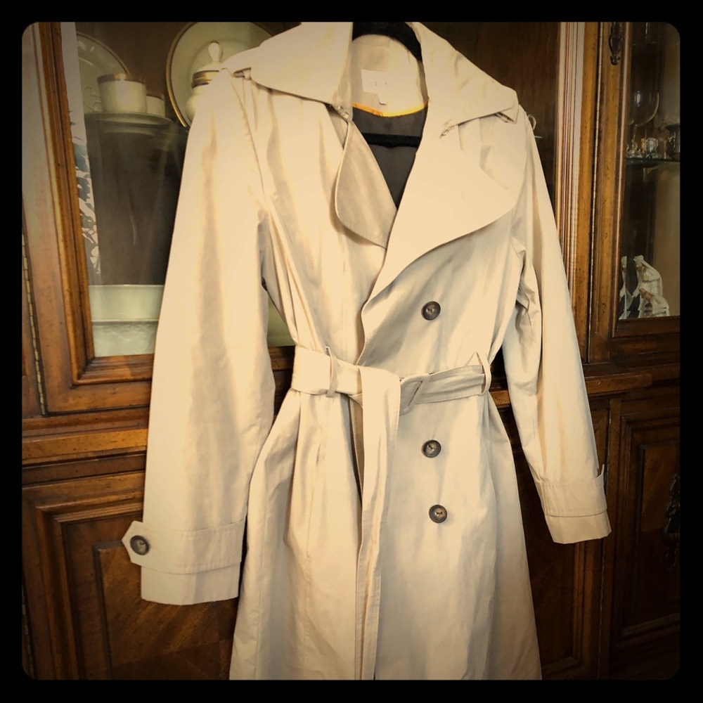 Traditional double-breasted trench coat